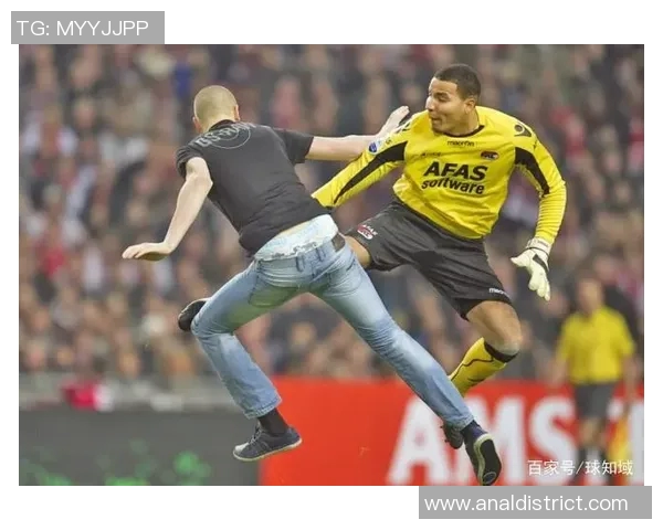 偶遇足球明星球迷开车路上惊喜瞬间分享 偶遇足球明星球迷开车路上惊喜瞬间分享