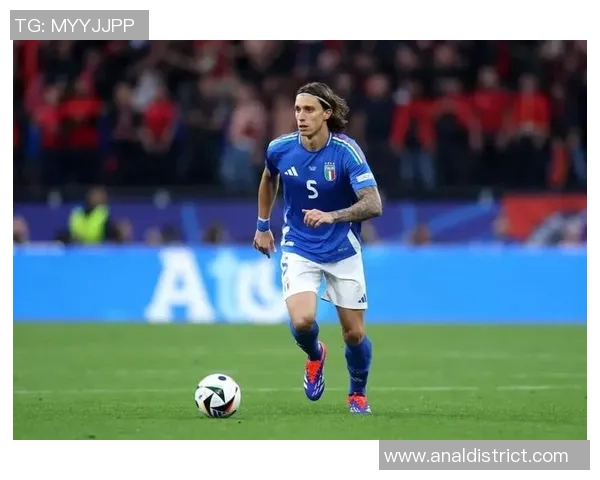 卡拉与足球明星的浪漫婚礼揭开幸福新篇章，见证爱情与梦想的交汇