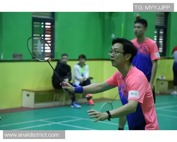 广州羽毛球队整体表现分析：压制对手与自身失误的双重影响