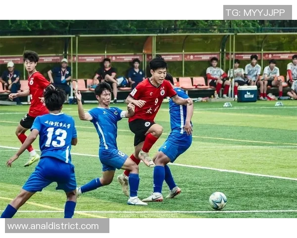 广州足球队在足球团队协作排行榜中荣登第4名展现出强大团队精神与默契配合 广州足球队在足球团队协作排行榜中荣登第4名展现出强大团队精神与默契配合