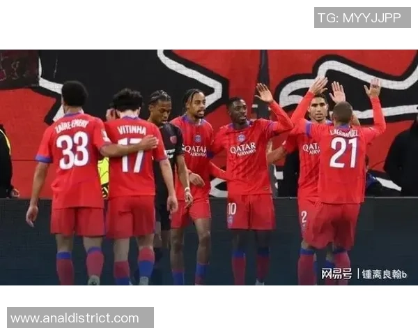 脚力超群的足球明星们如何在赛场上展现惊人速度与灵活性