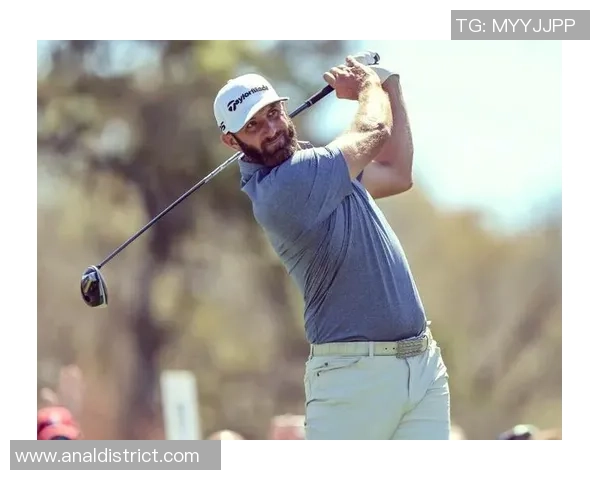 足球巨星意外转战高尔夫球场展现全新运动魅力与风采 足球巨星意外转战高尔夫球场展现全新运动魅力与风采