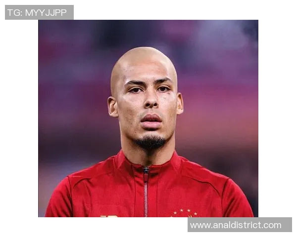 足球明星剃杠视频揭秘他们的时尚新造型与个性风格