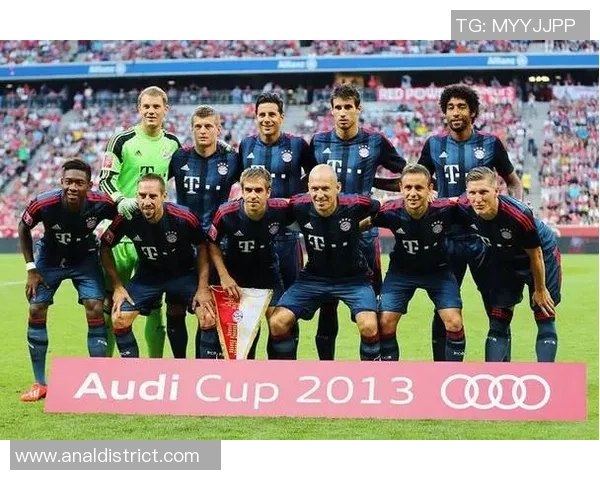 足球明星们的女友们:她们背后的故事与生活揭秘 足球明星们的女友们:她们背后的故事与生活揭秘