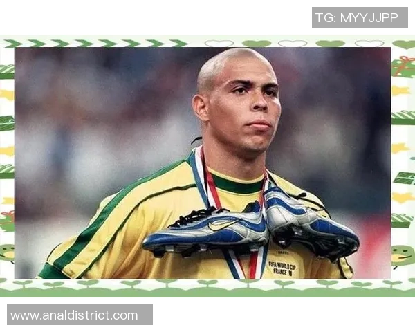 足球明星大汇聚全方位解析足坛传奇人物与精彩瞬间 足球明星大汇聚全方位解析足坛传奇人物与精彩瞬间