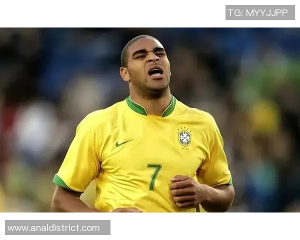 足球明星拼接壁纸图片展现绿茵场上的传奇瞬间与球技魅力的完美结合 足球明星拼接壁纸图片展现绿茵场上的传奇瞬间与球技魅力的完美结合