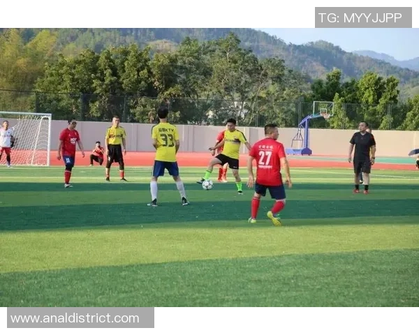 退役足球明星重聚一堂共忆辉煌岁月与激情瞬间 退役足球明星重聚一堂共忆辉煌岁月与激情瞬间