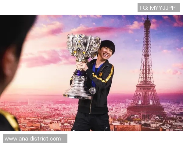 冠军杯积分榜：FPX以72分领跑